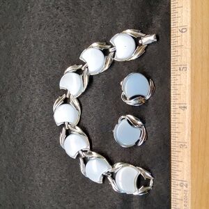 Vintage Coro Link Bracelet Bracelet & Earrings Light Blue Moonglow Thermoset